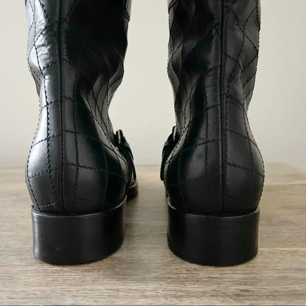 CHANEL black quilted Pull on Patent Leather boots